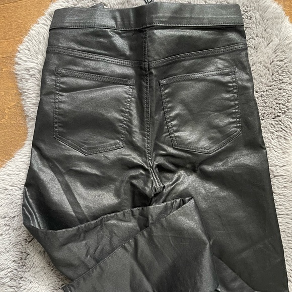 Brand new GUESS Faux leather legging - Picture 4 of 4